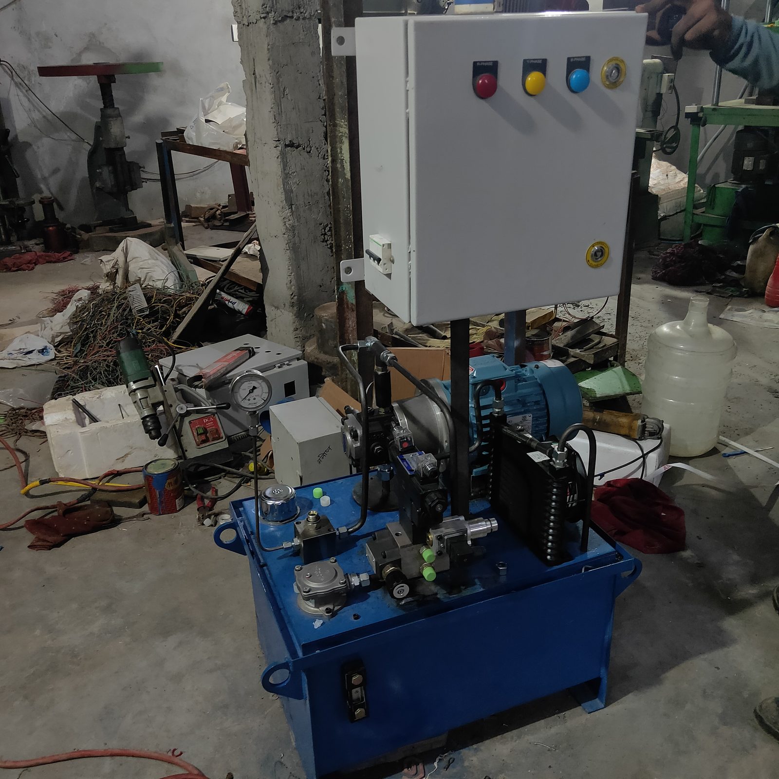 Hydraulic power pack with control panel built by FutureTech Electricals Faridabad