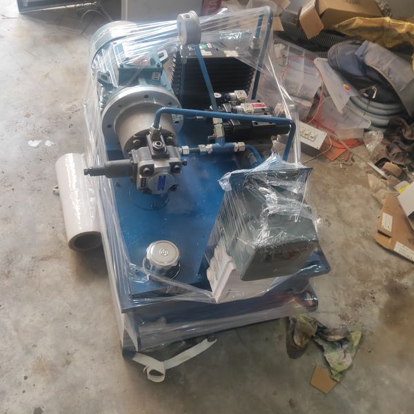 hydraulic power pack packed for dispatch