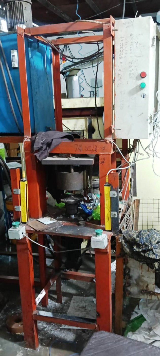 Hydraulic end shield cutting SPM with light curtain guarding