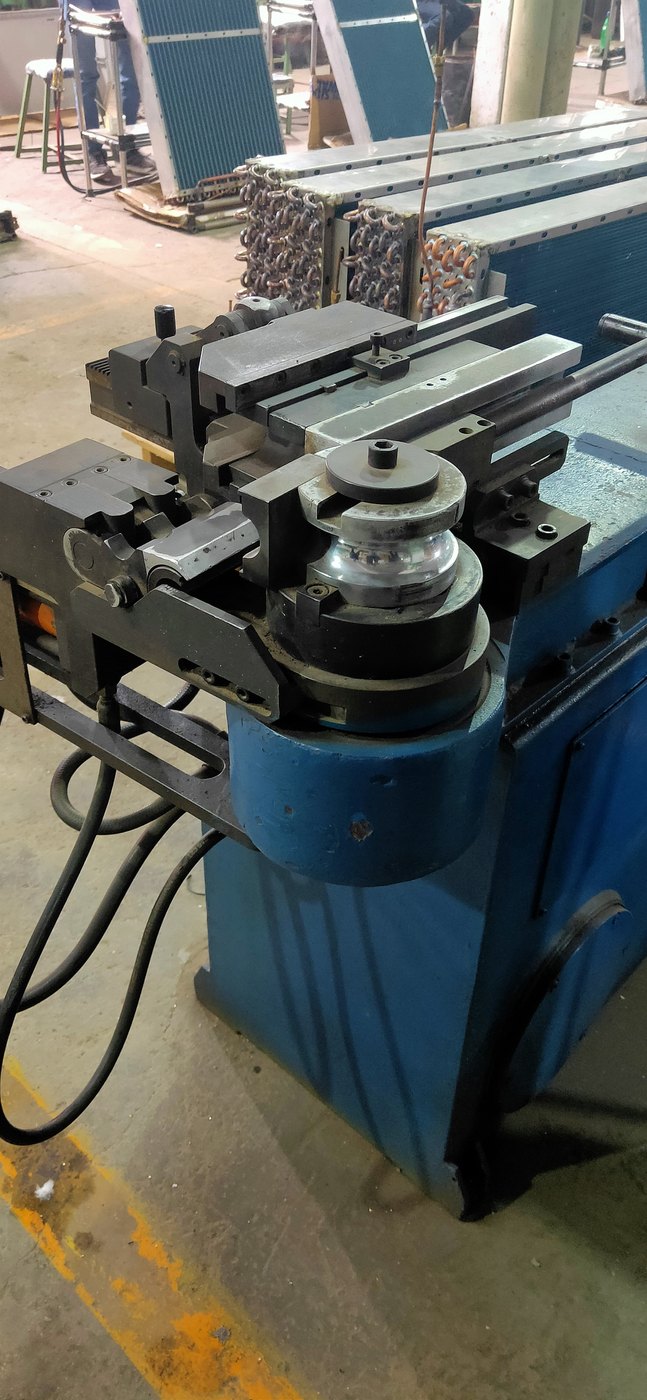 Bend die and mandrel tooling setup
